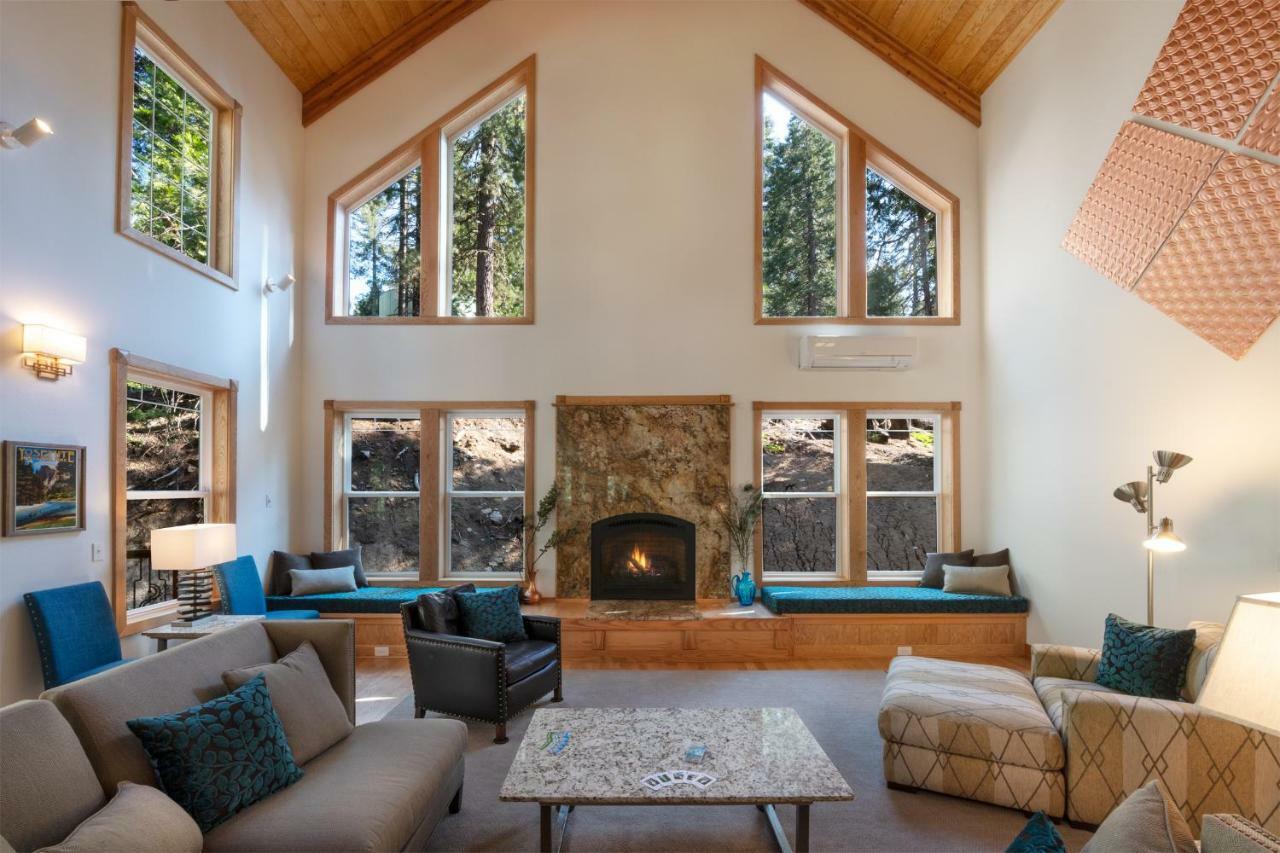 A Blue Sky Lodge Yosemite West Exterior photo
